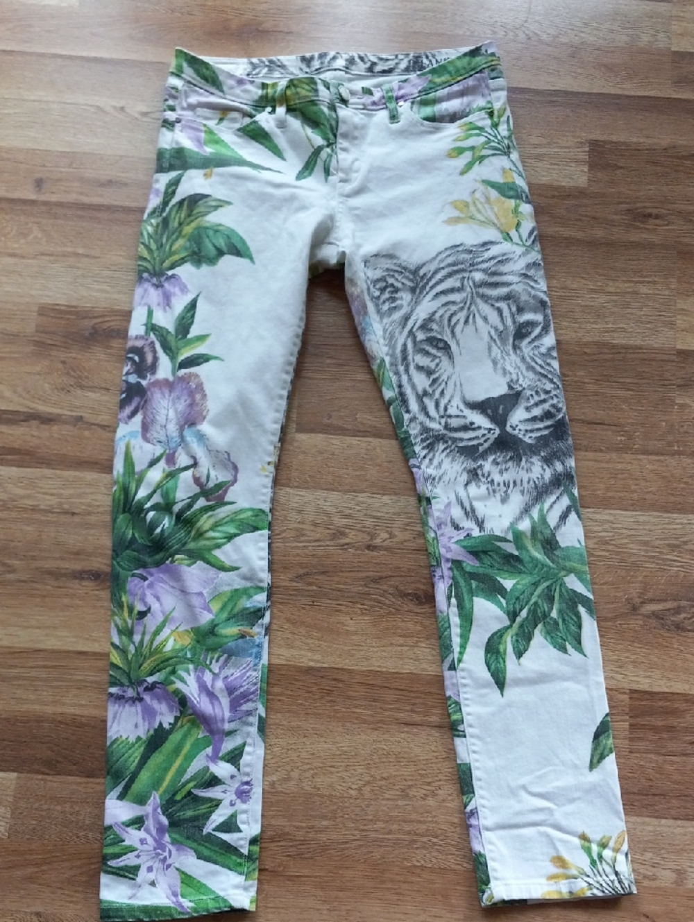 [BLANKNYC] Floral & Tiger Print Skinny Jeans